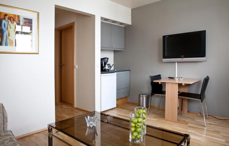 Hotel Ibudir Apartments Акурейри Экстерьер фото