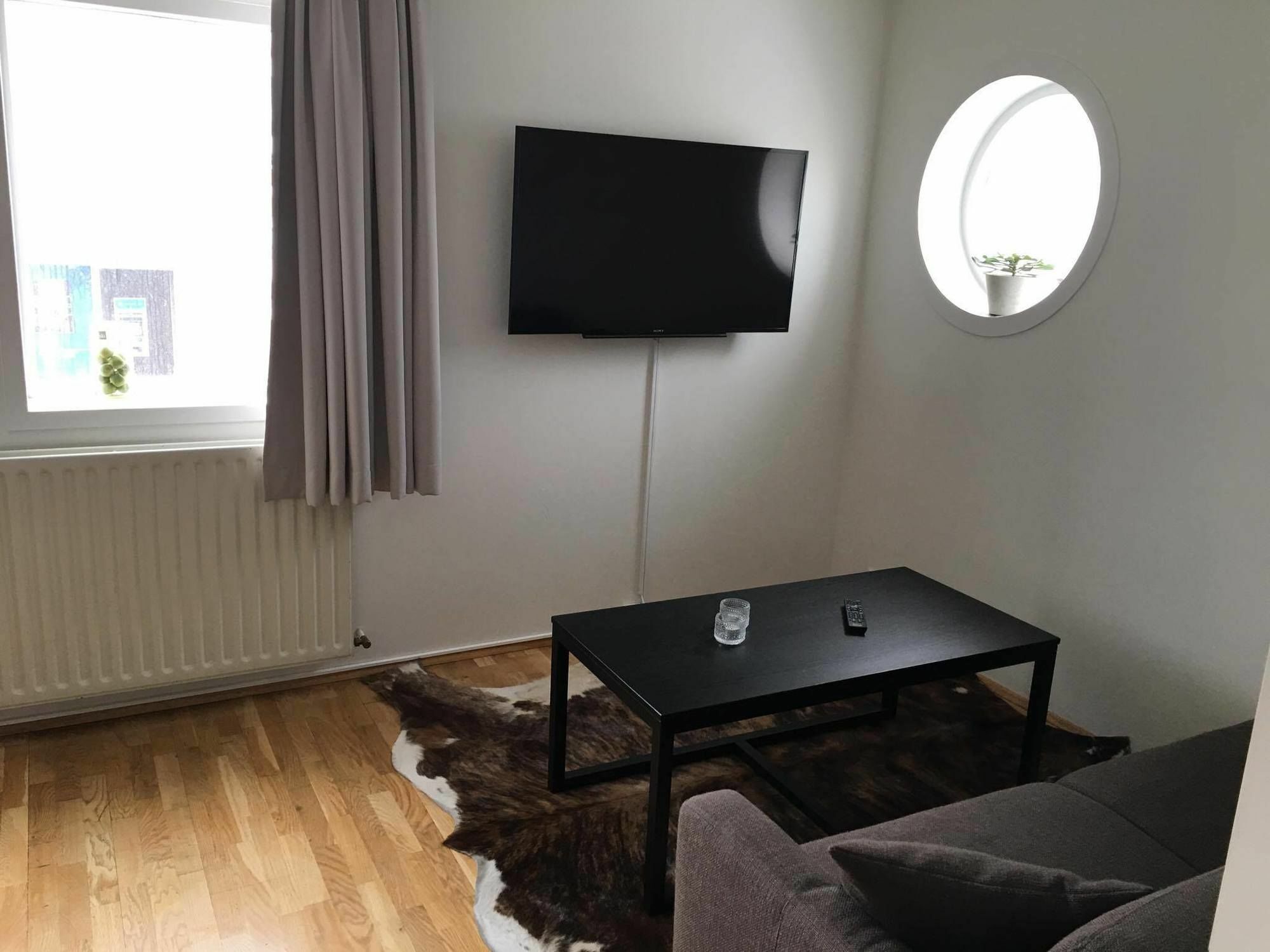 Hotel Ibudir Apartments Акурейри Экстерьер фото