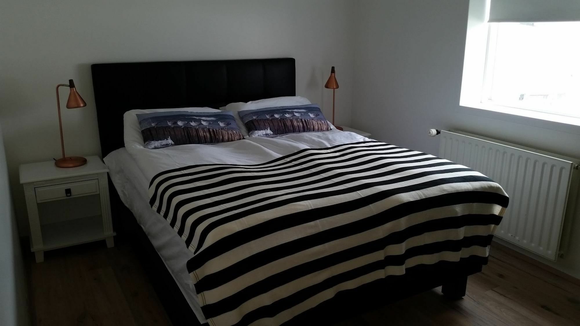 Hotel Ibudir Apartments Акурейри Экстерьер фото