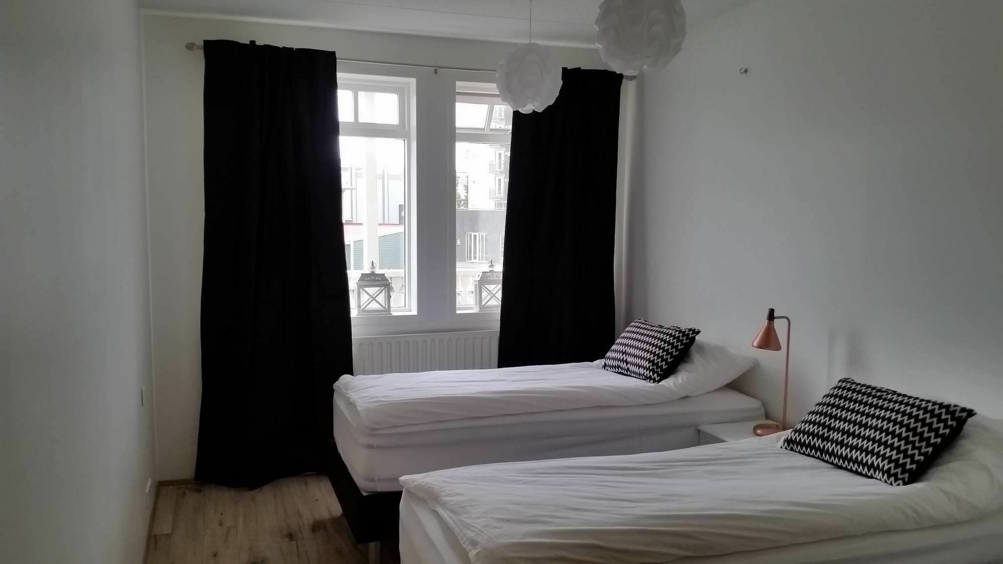 Hotel Ibudir Apartments Акурейри Экстерьер фото